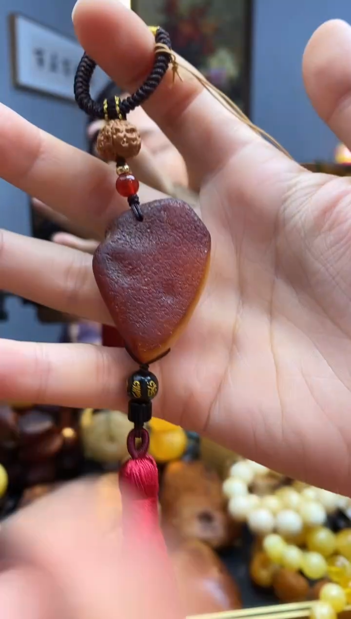 琥珀颈饰未镶嵌挂件