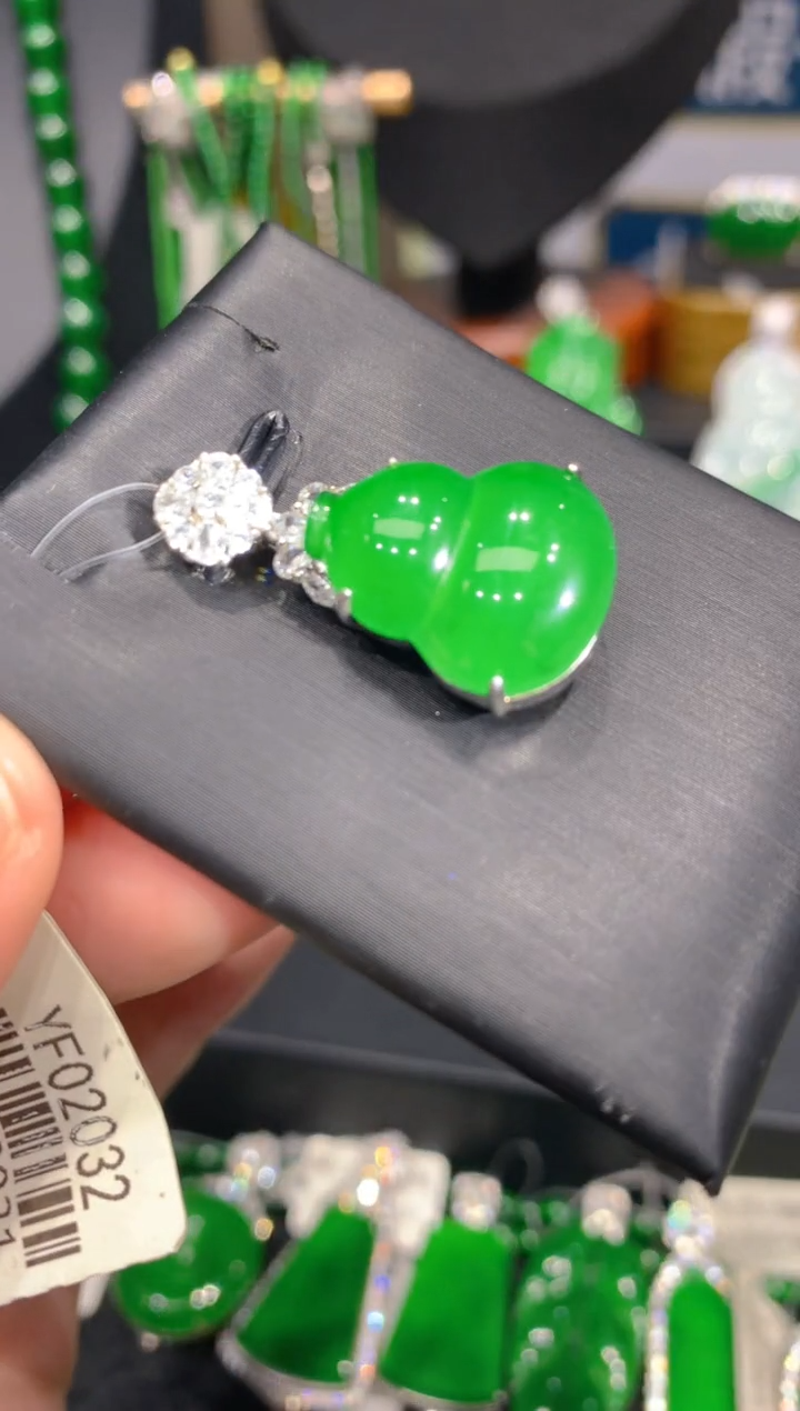 颈饰银S925镶嵌翡翠8一季