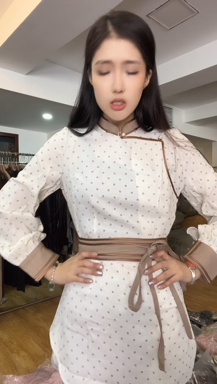 2XL码    130-140斤  裙子