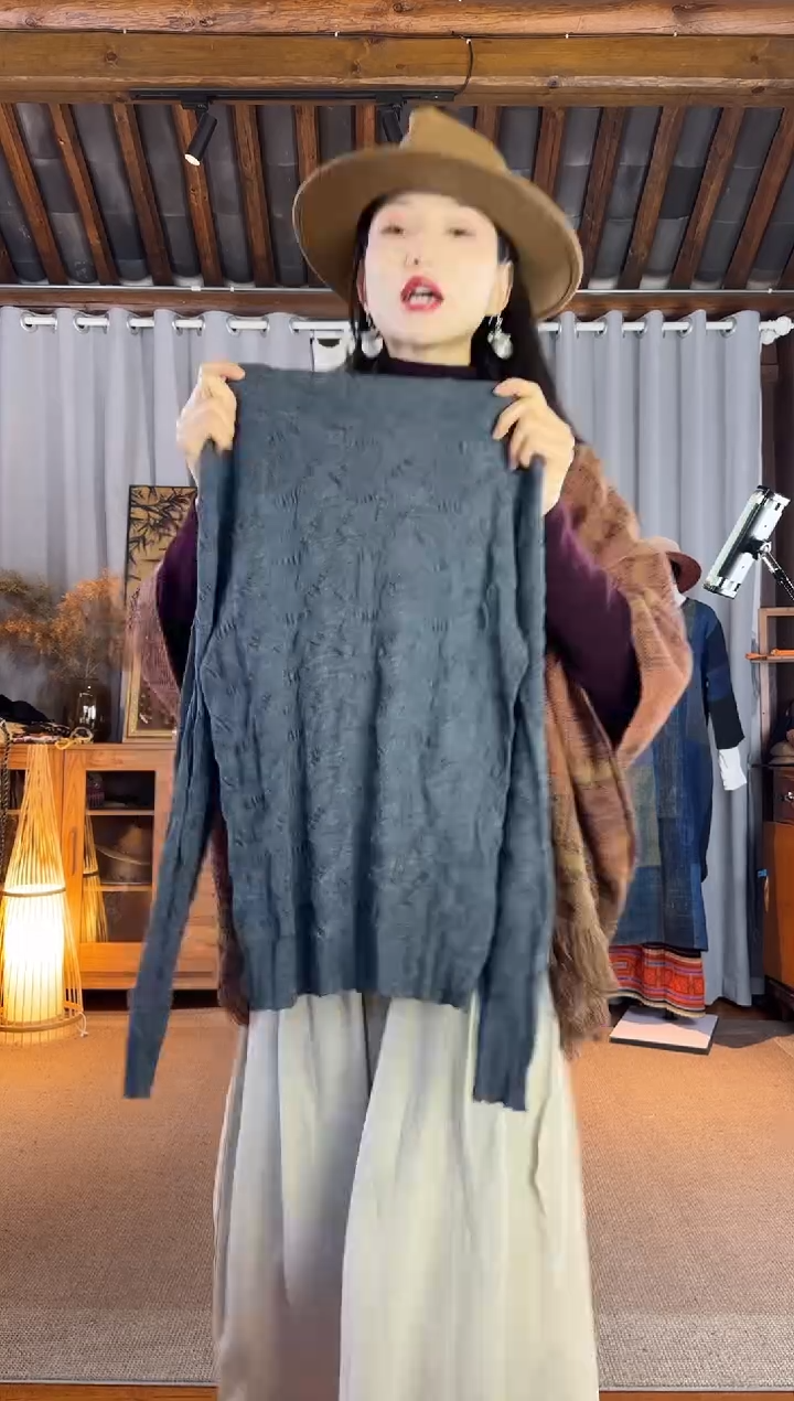 设计师款灰色提花打底衫