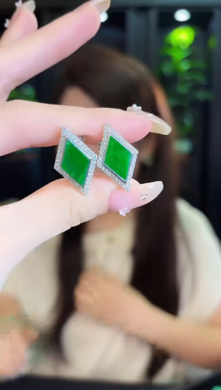 翡翠未镶嵌耳饰缅料A货/多样性发货/一件