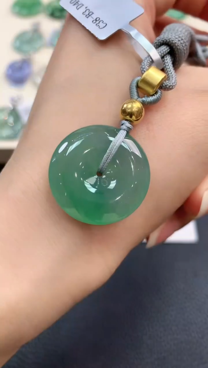 【闪购商品】翡翠吊坠(不含链)18K金镶嵌b97不退换多样性一件发货