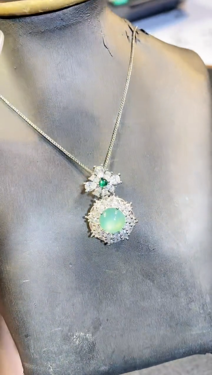 【闪购商品】翡翠吊坠(不含链)未镶嵌多样性发货不含链其一