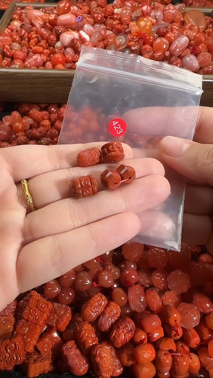 颈饰未镶嵌南红玛瑙1