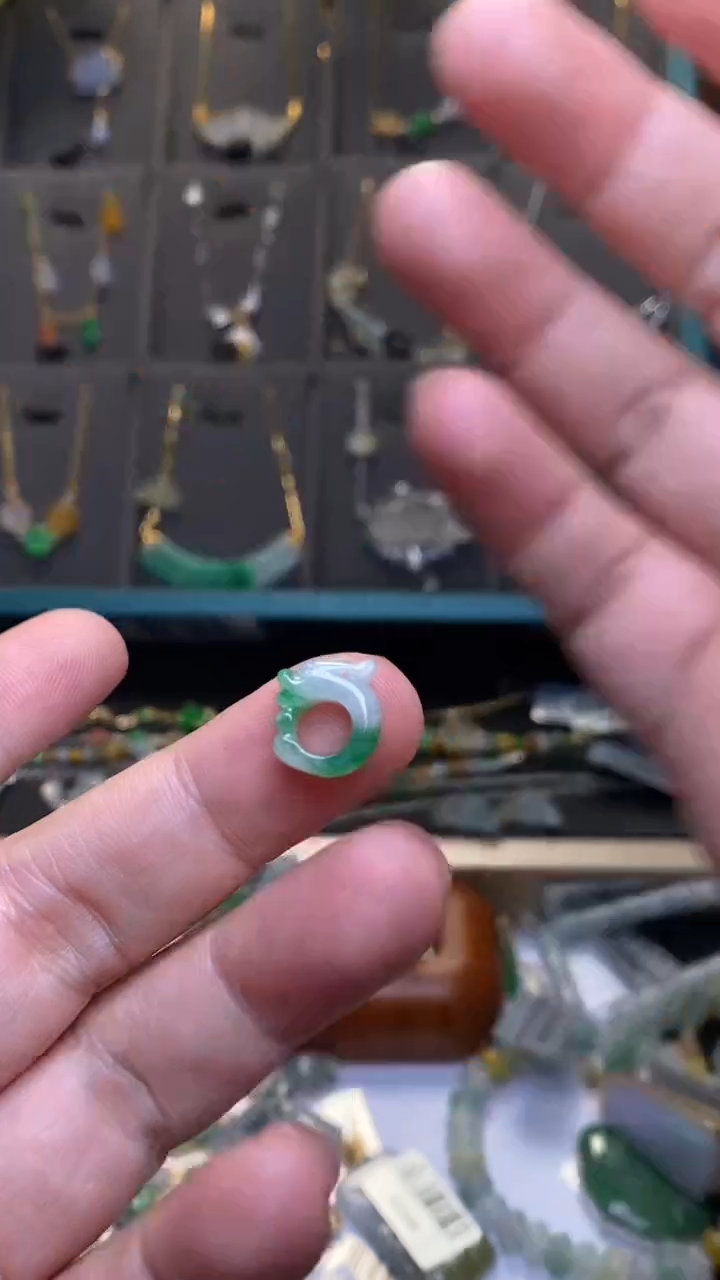 颈饰未镶嵌翡翠净货36225