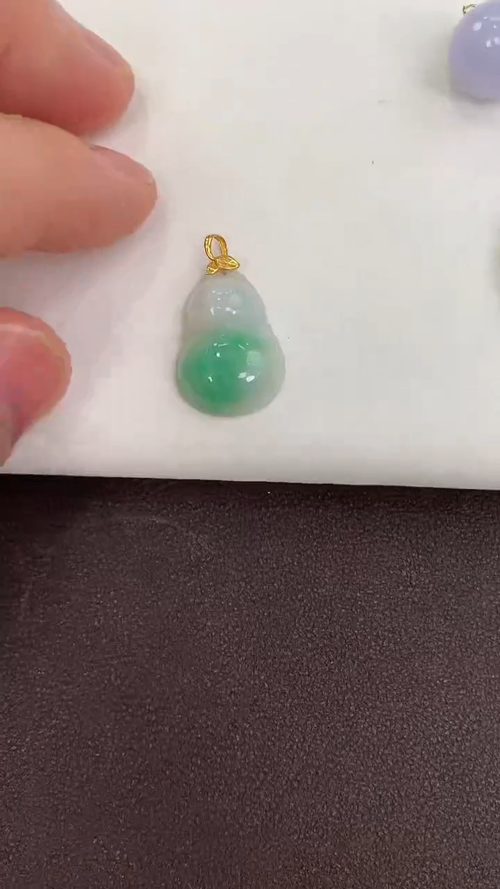 颈饰18K金镶嵌翡翠天然缅甸a货翡翠