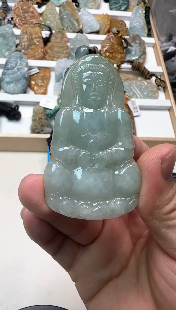 吊坠(不含链)未镶嵌翡翠马**侠天然缅甸A货翡翠（观音）