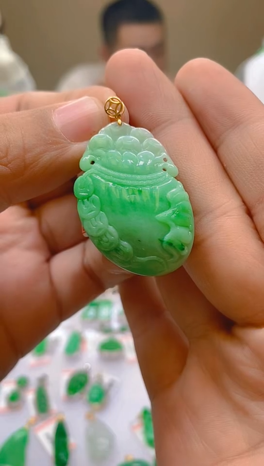 【闪购商品】翡翠颈饰18K金镶嵌新号开播，全场乱卖