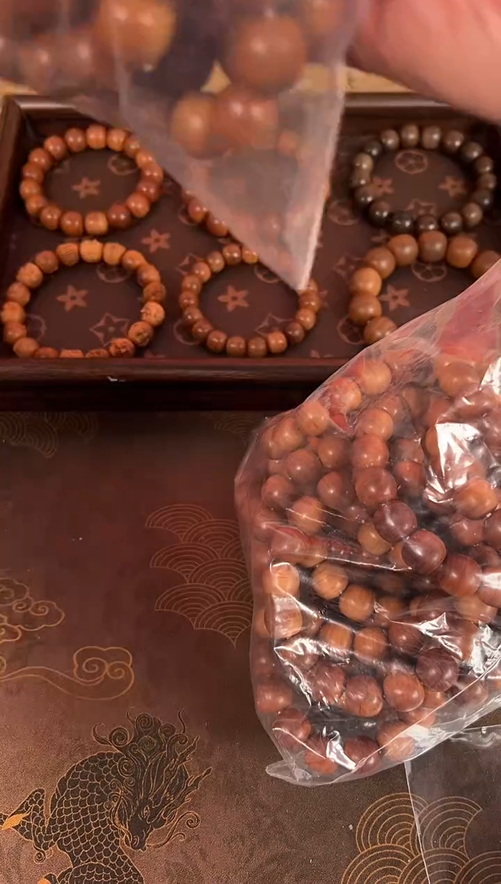 檀香木木头款瓜*婆迈索尔正区老山檀横纹黑肉12X13 瑕疵珠