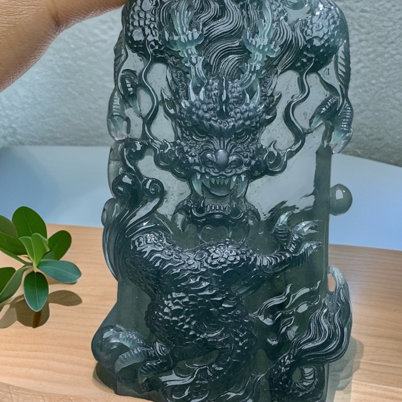 纯天然翡翠A货纯手工蓝冰精雕立体霸气龙牌挂件，81.3*45.1*10.9