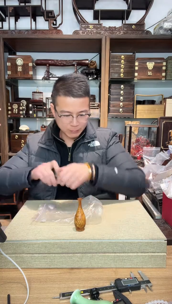 乌木类书架208崖柏整木花瓶摆件