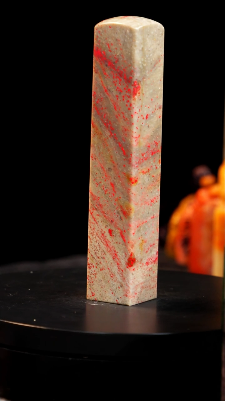 昌化石老坑梅花鸡血石