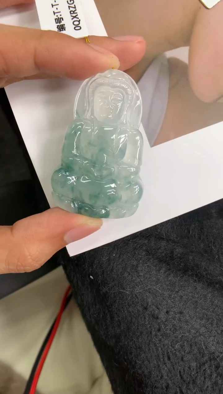 颈饰未镶嵌翡翠观音