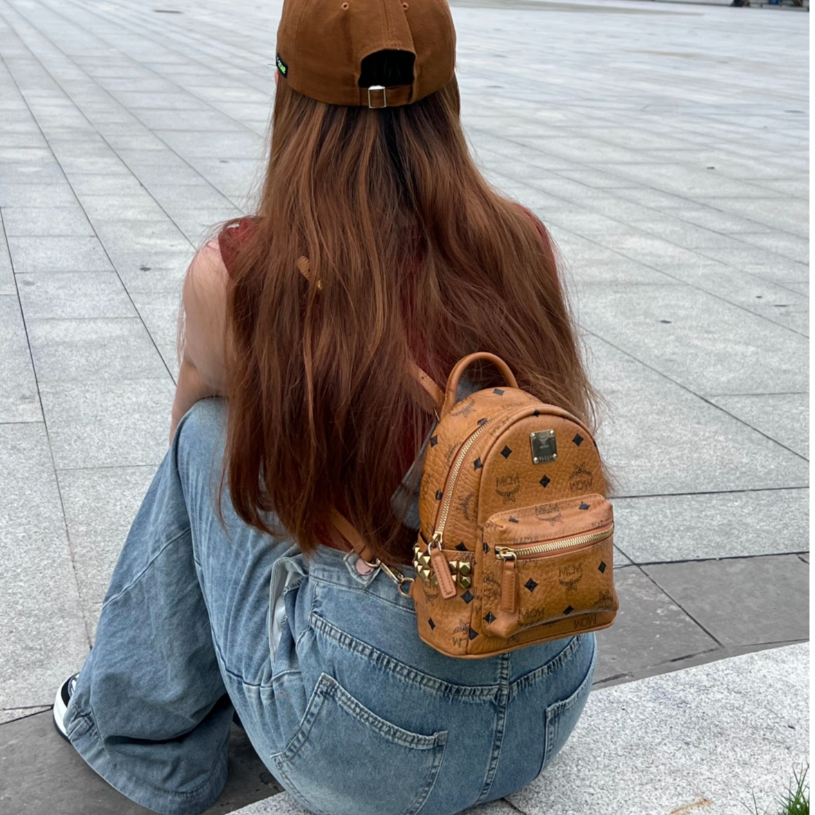 99新 MCM 超迷你干邑色双肩包