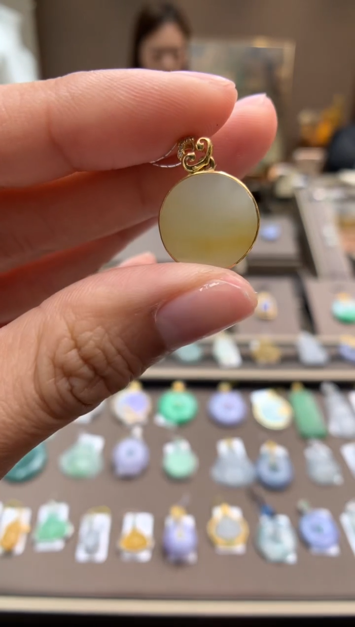 【闪购商品】翡翠颈饰18K金镶嵌无事牌