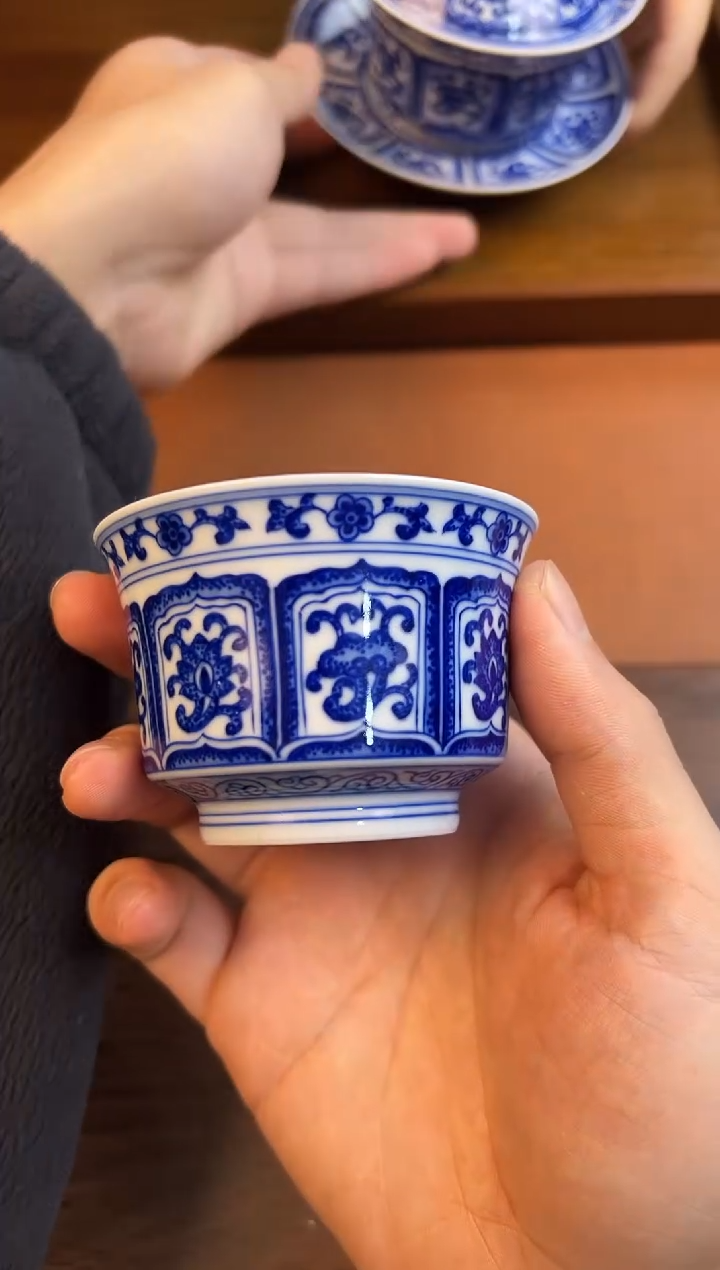 问青坊柴窑缠枝林芝杯