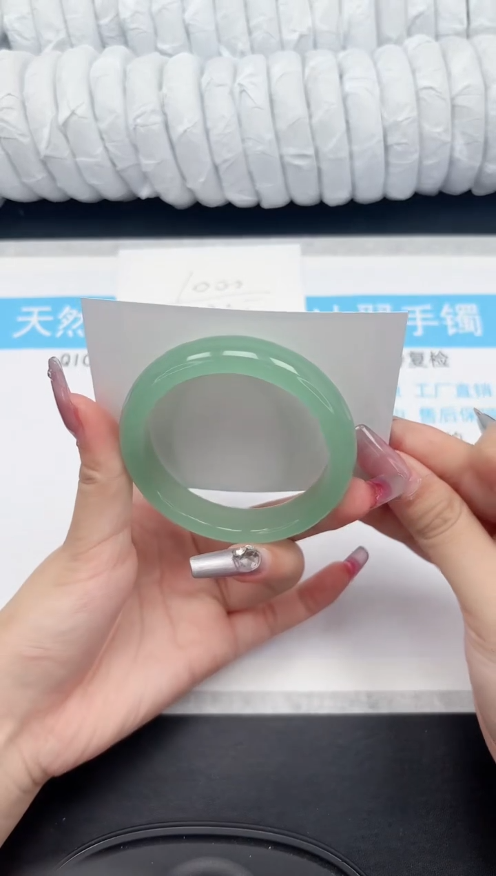 【闪购商品】石英质玉手镯未镶嵌25-57.1