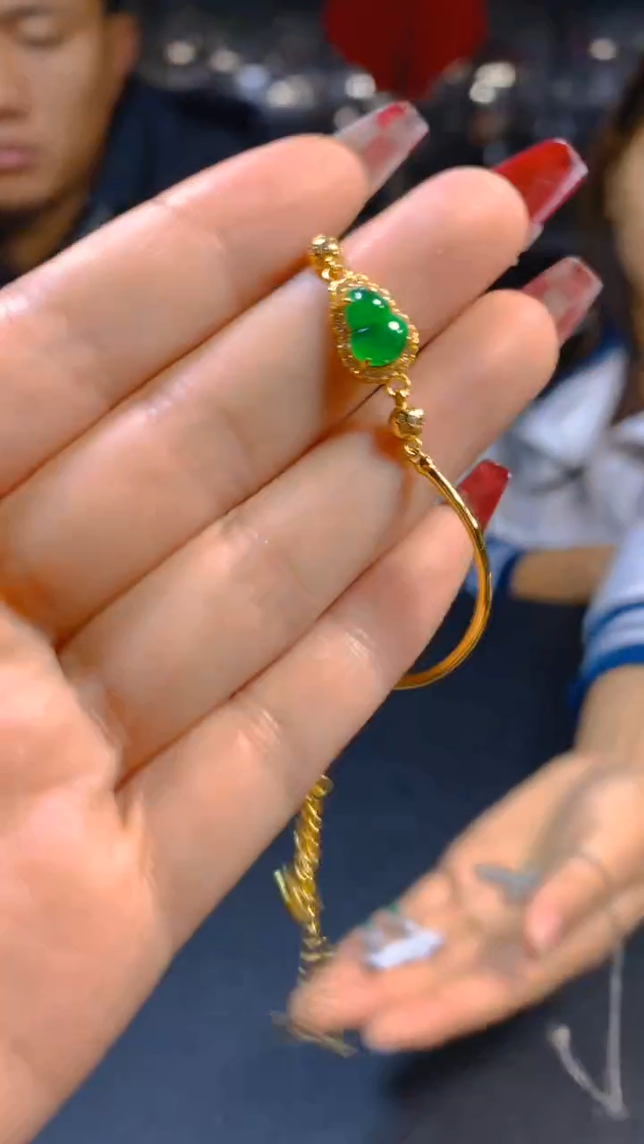 【闪购商品】翡翠手链未镶嵌0582035675多样性发一