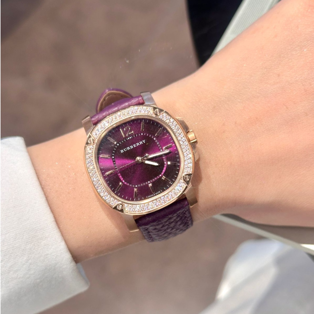 【夏玮玮专属】 BURBERRY博柏利方形紫罗兰镶钻表盘时尚腕表BBY1809