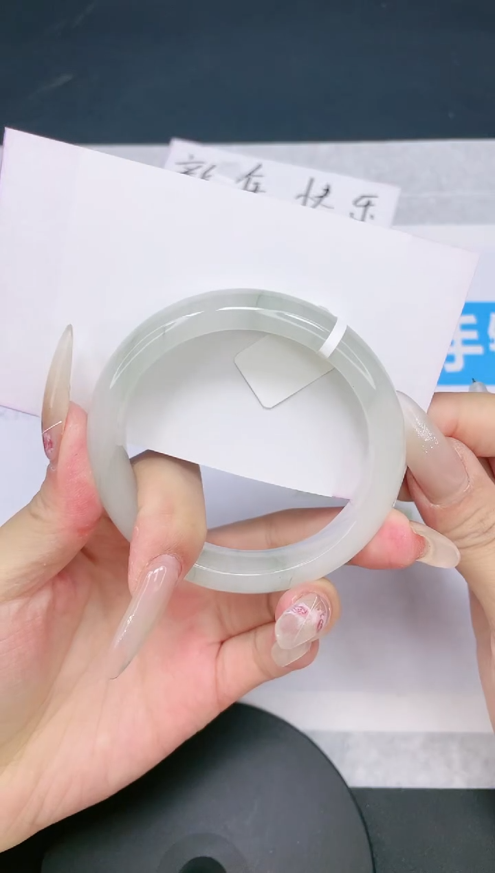 【闪购商品】石英质玉手镯未镶嵌多样性发货-89-57/8