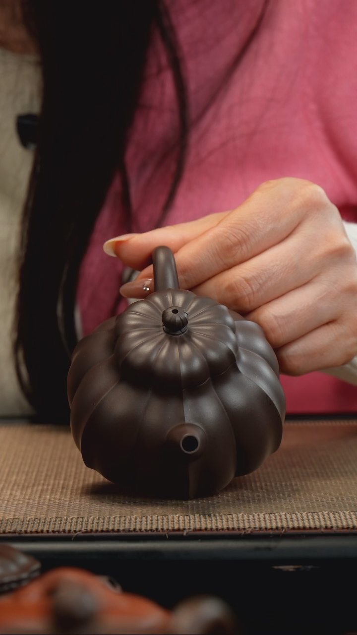 【闪购商品】紫砂茶壶老紫泥菱花瓣