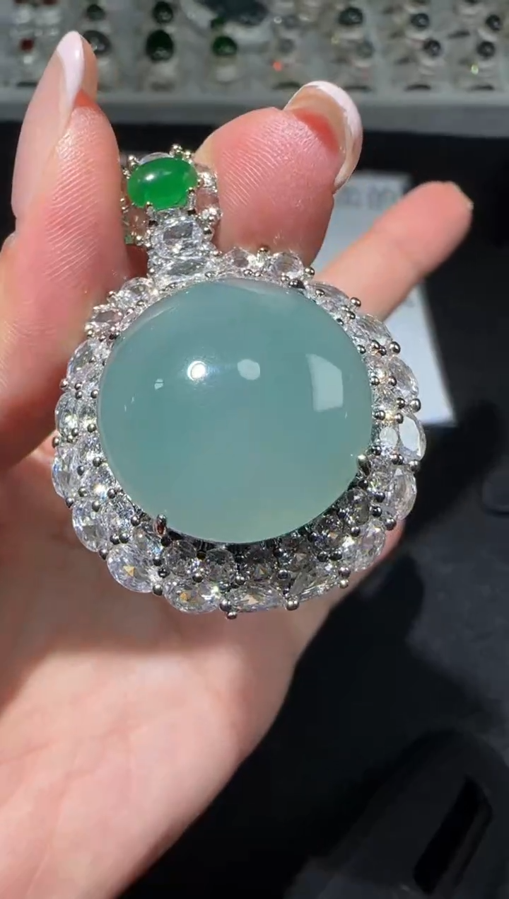 【闪购商品】翡翠吊坠(赠链)未镶嵌多样性发货拍一发一