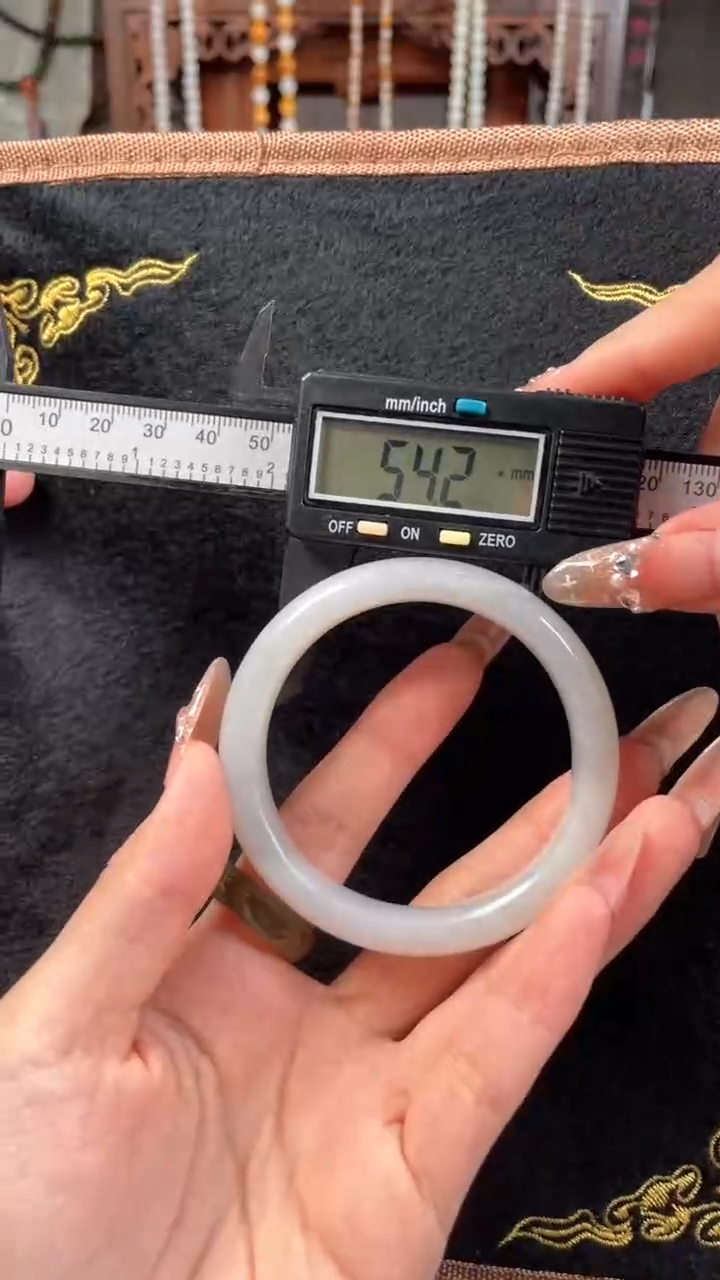 【闪购商品】和田玉手镯未镶嵌和田玉 手镯