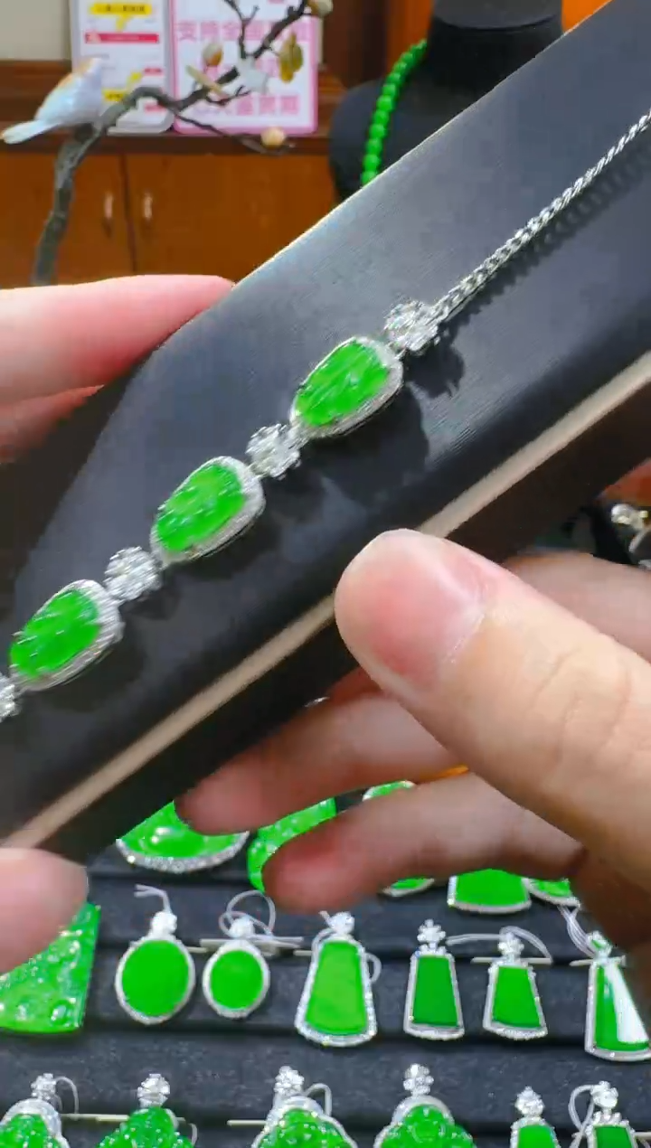 【闪购商品】翡翠手链未镶嵌天然a货翡翠