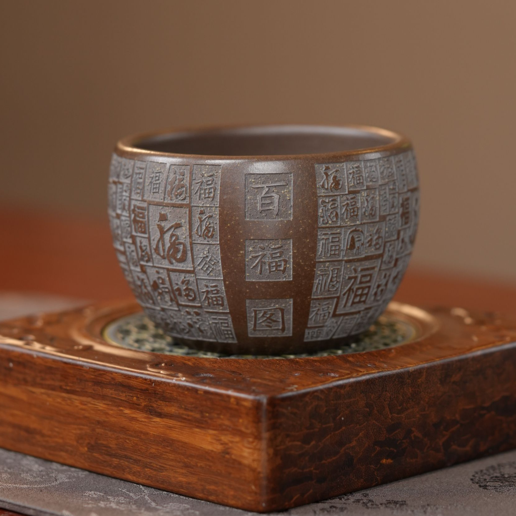 宜兴原矿茶具 龙背青手工刻绘百福图大容量水缸紫砂主人杯