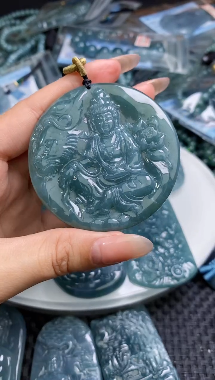 【闪购商品】翡翠颈饰未镶嵌             