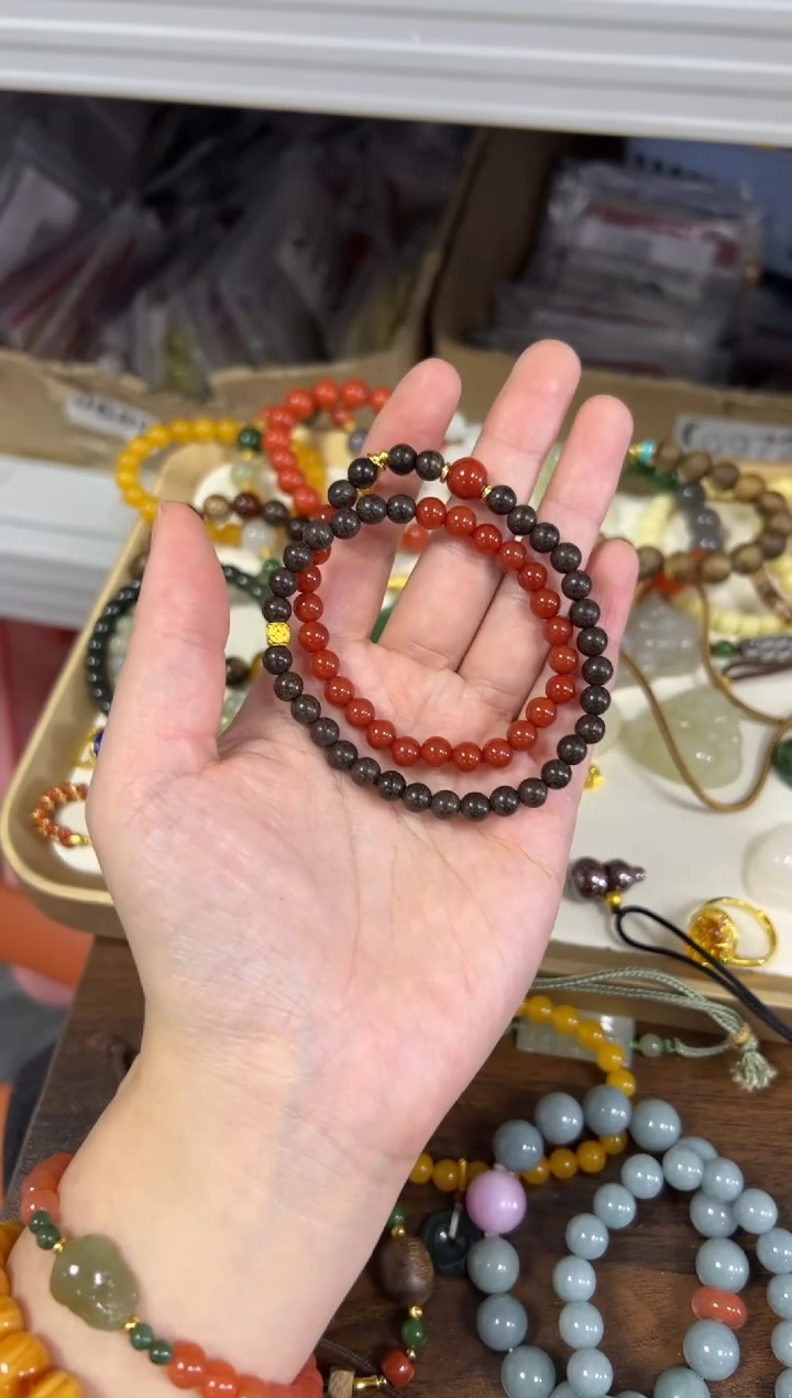 吊坠檀香木未镶嵌龙延香柿子红玛瑙设计款双圈手链[45]