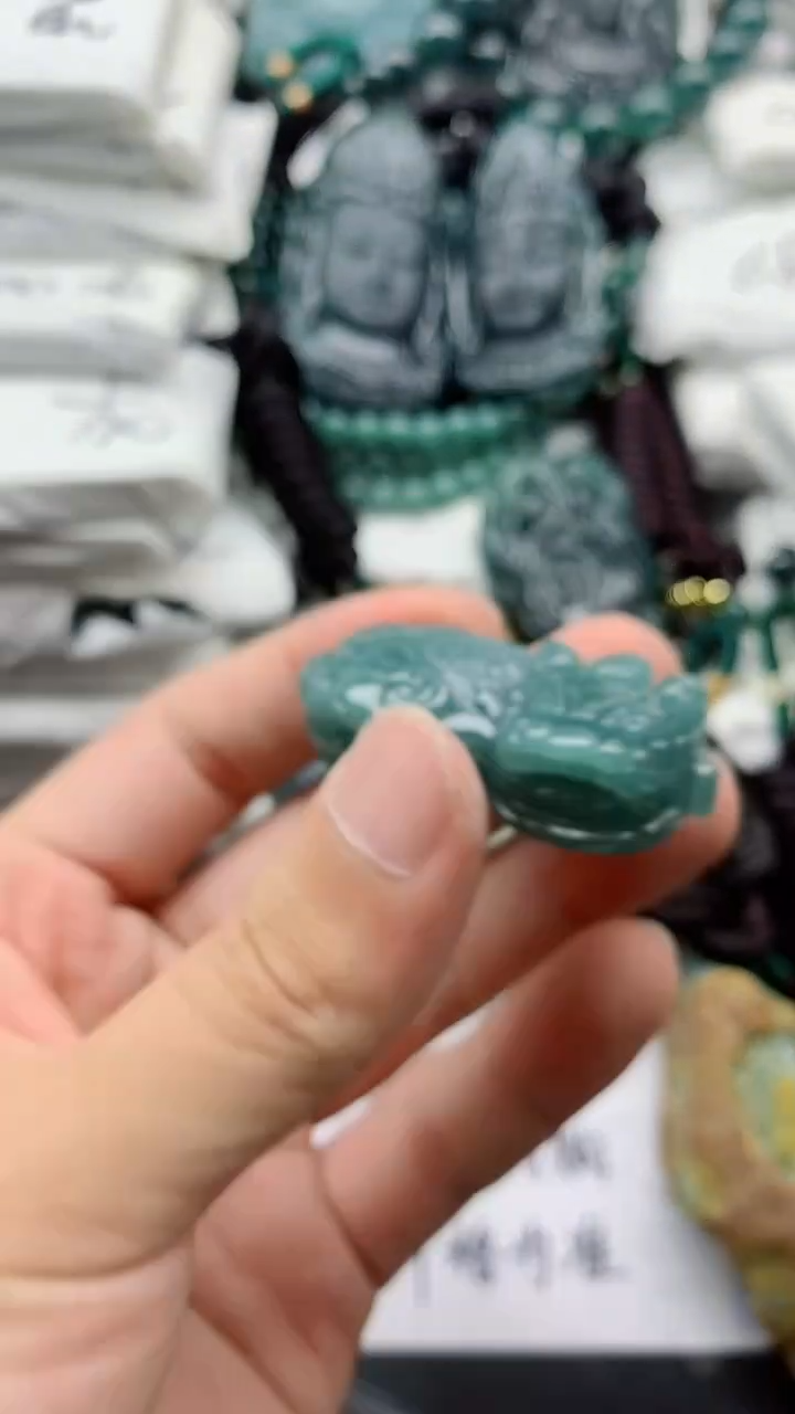 翡翠未镶嵌颈饰88888888888