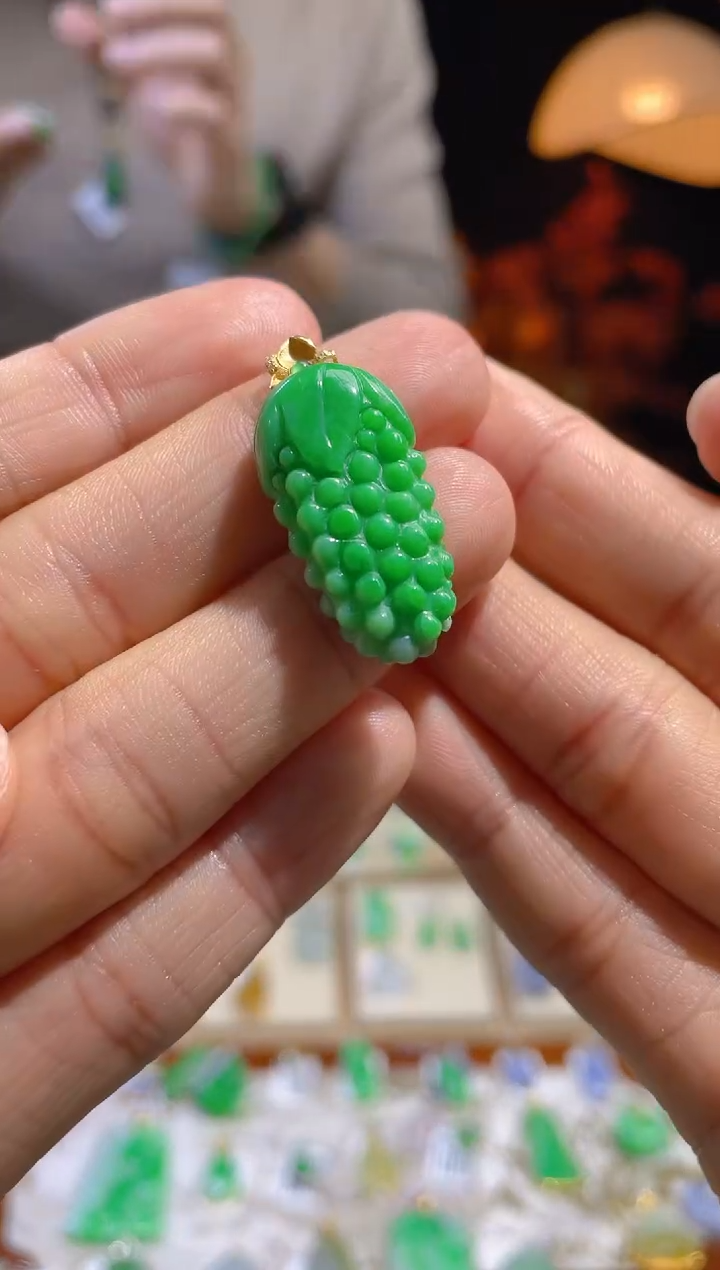 【闪购商品】翡翠颈饰18K金镶嵌假一赔三