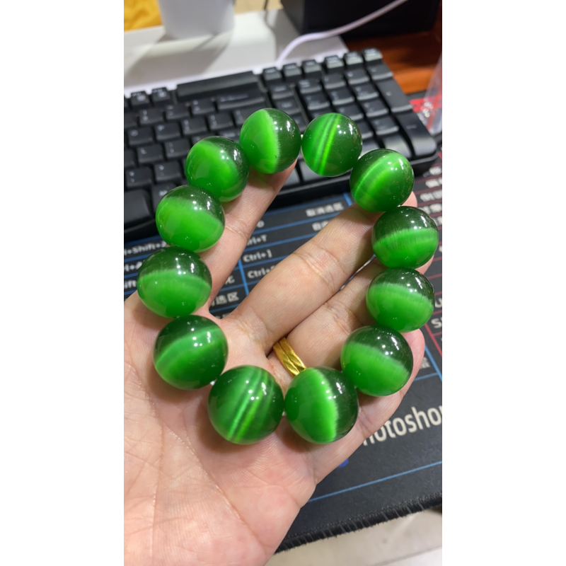 B  163 卡20绿猫眼手串