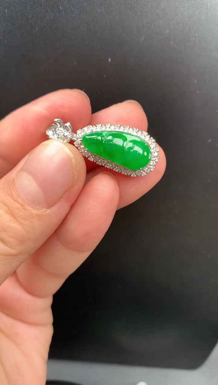 【闪购商品】翡翠颈饰18K金镶嵌豆子