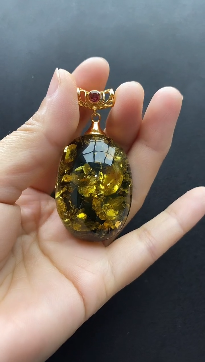 裸石琥珀未镶嵌吊坠