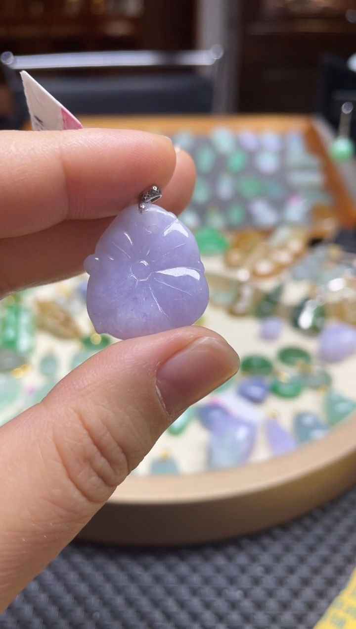 【闪购商品】翡翠颈饰18K金镶嵌荷叶