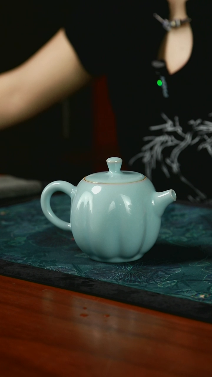 南瓜壶 支钉 开片 一级品  230毫升 