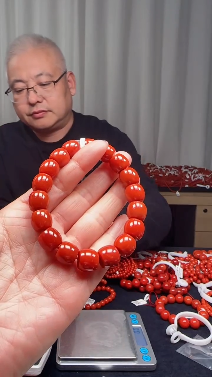 未镶嵌多样性发一件南红玛瑙【高货】锦红12mm保山直切单圈 