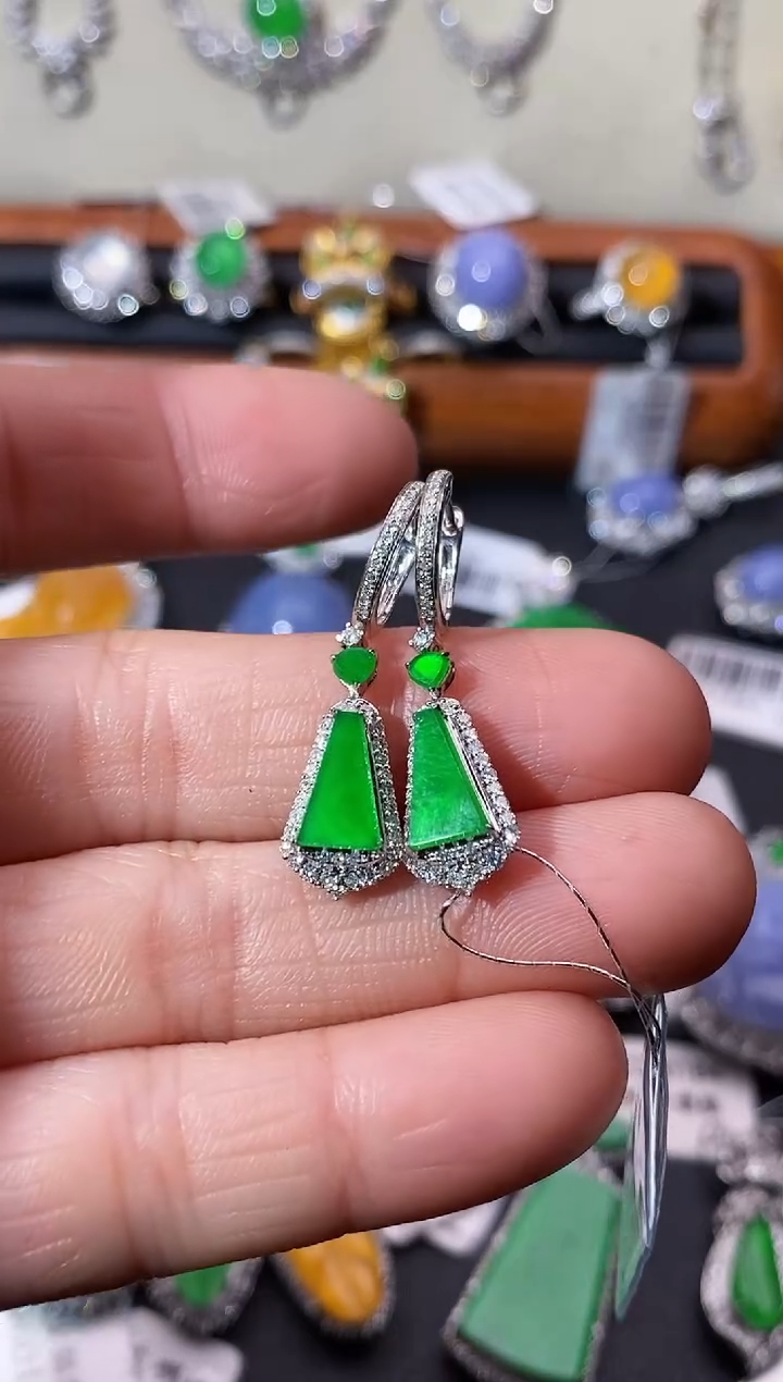 【闪购商品】翡翠耳饰18K金镶嵌耳饰