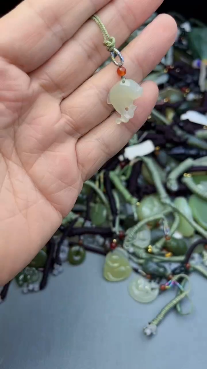 和田玉未镶嵌颈饰多样性发货   拍一发一