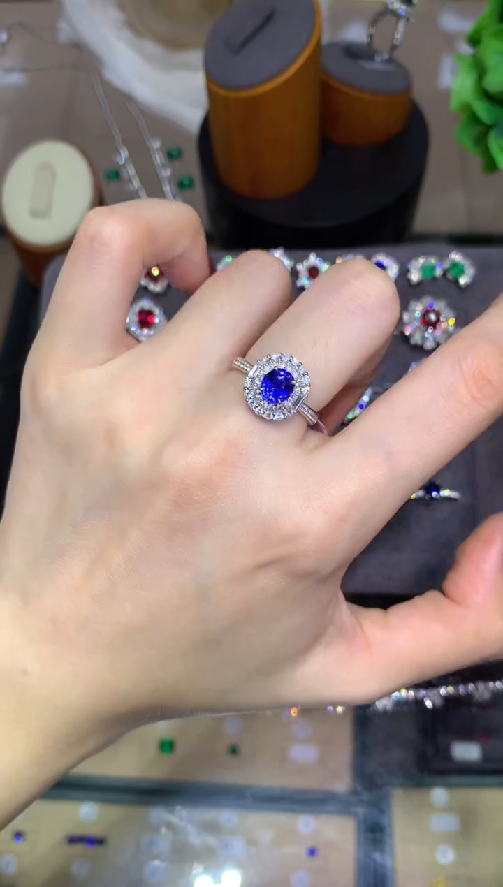 戒指蓝宝石18K金镶嵌1.18CT