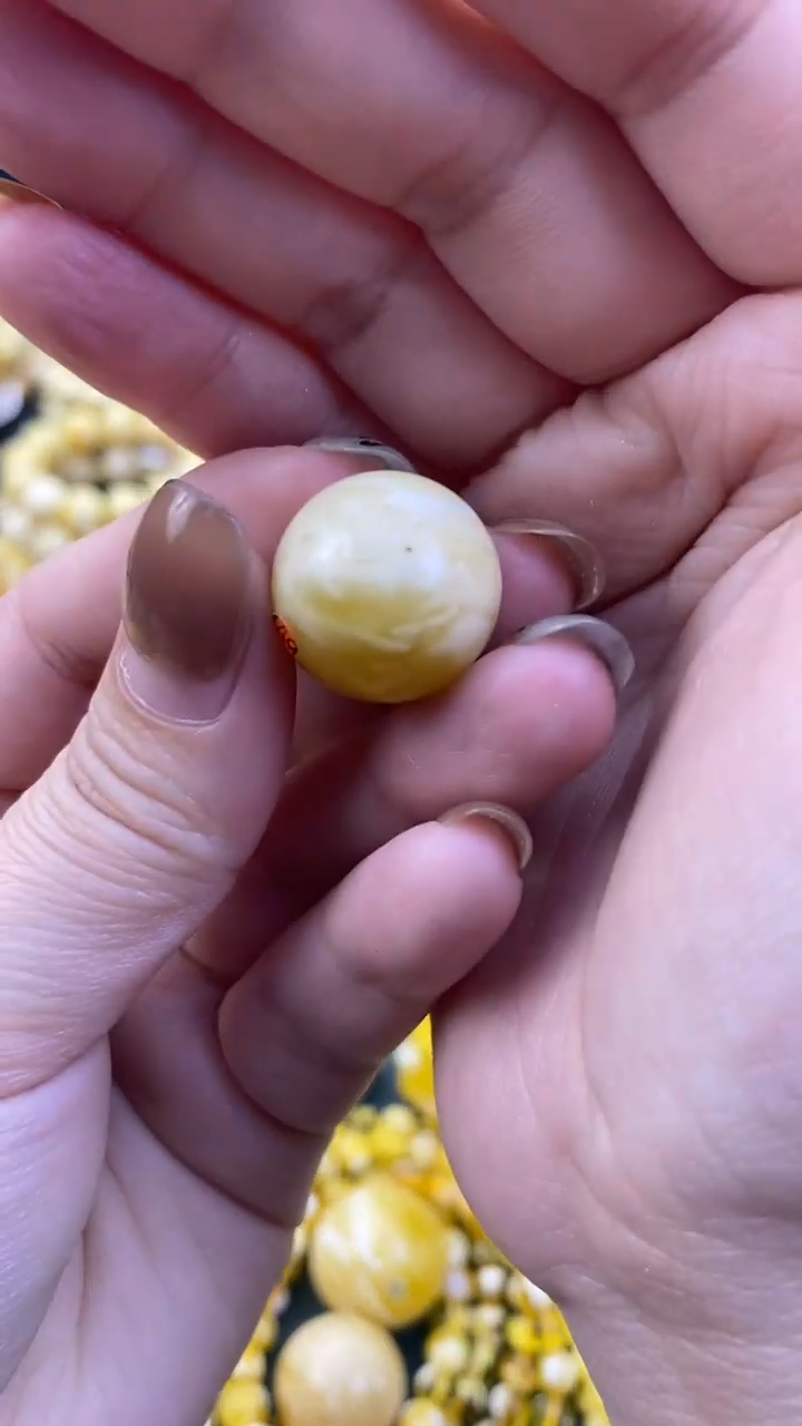 【闪购商品】琥珀裸石未镶嵌月.4