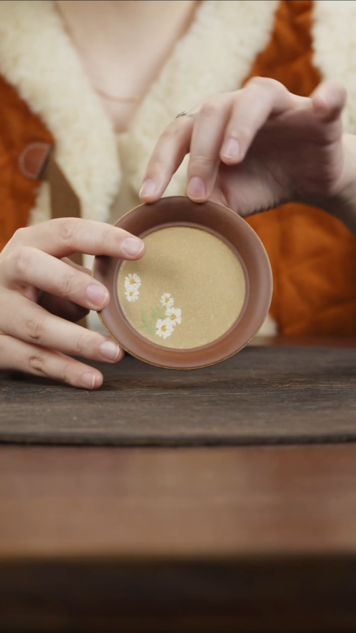 【闪购商品】紫砂茶叶罐降坡泥边黄段底泥绘雏菊杯垫