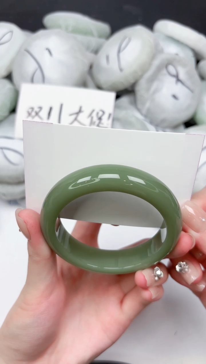 未镶嵌手镯石英质玉216-53.4