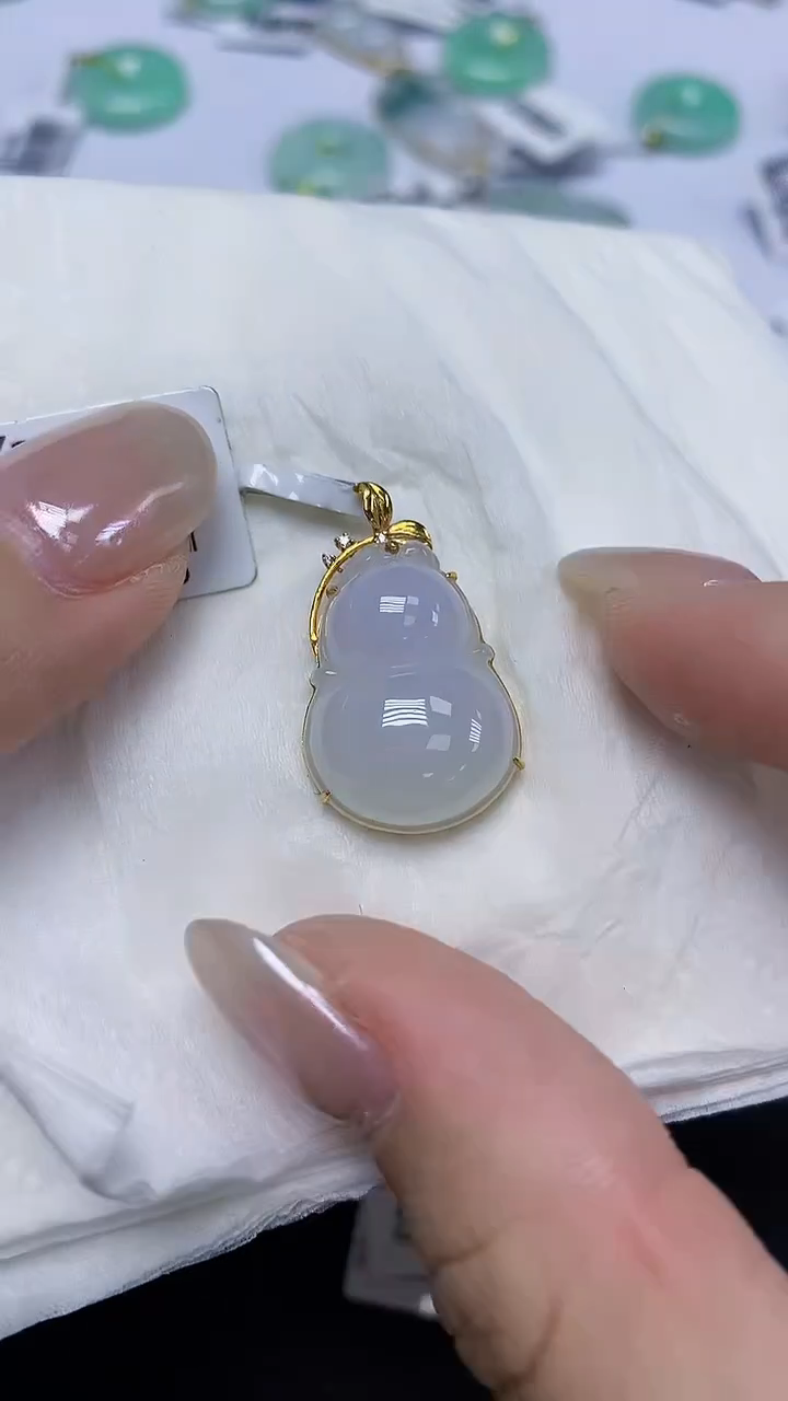 翡翠18K金镶嵌颈饰天然缅甸翡翠A货
