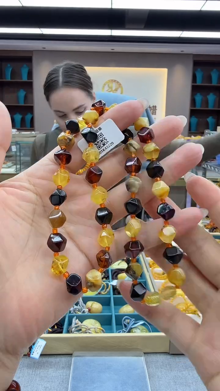 琥珀颈饰未镶嵌37秒拍号 假一罚三 