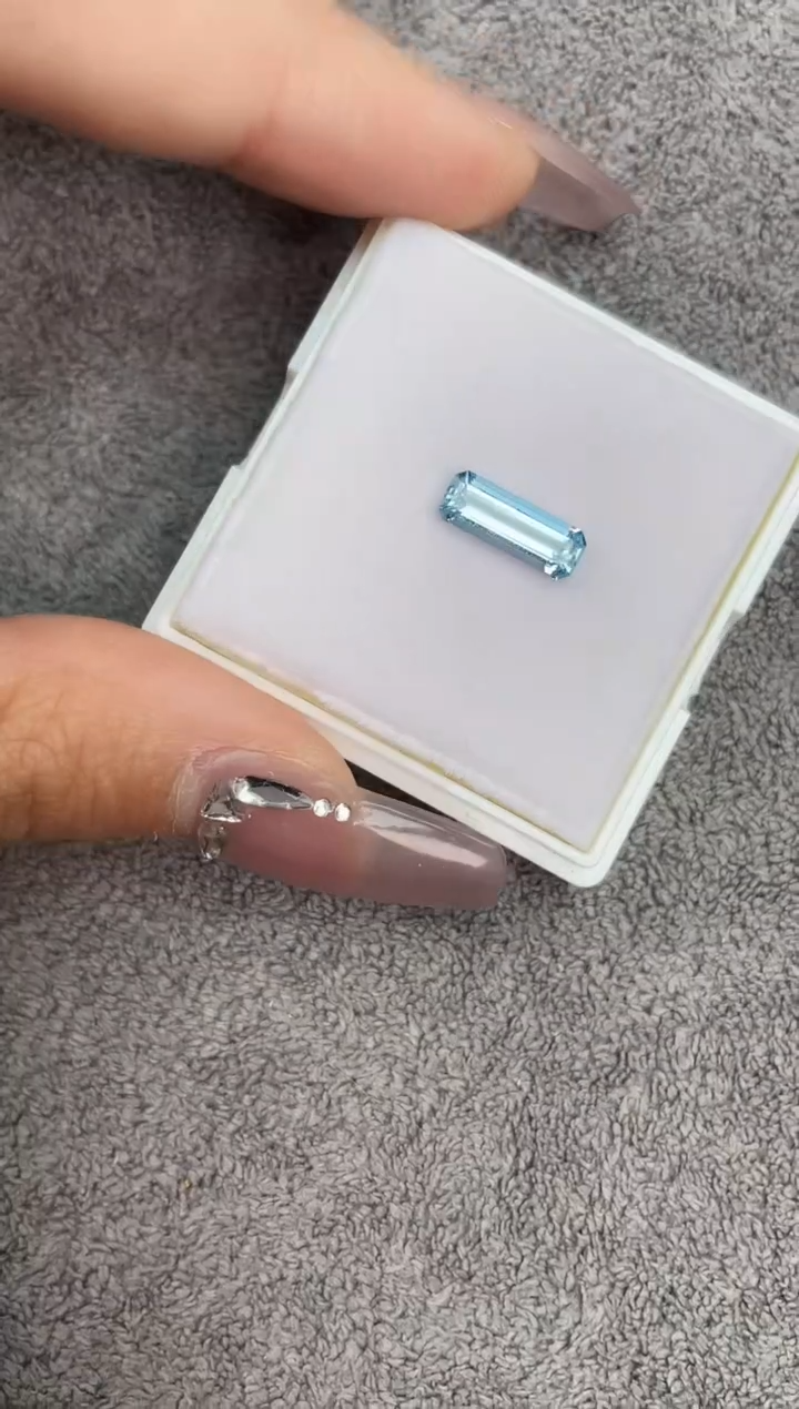 【闪购商品】海蓝宝石笔搁未镶嵌1.17克拉