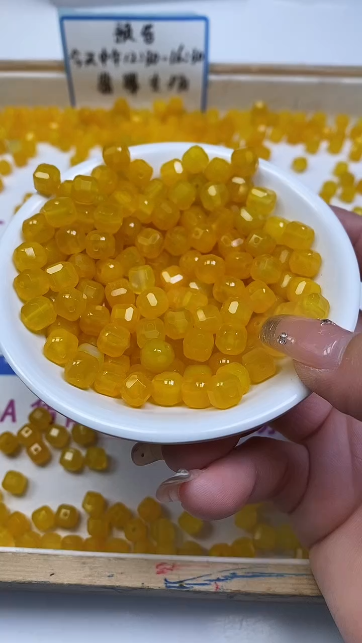 未镶嵌散珠玛瑙/玉髓T201 鸡油黄玛瑙方糖（深）8mm10个8.8元