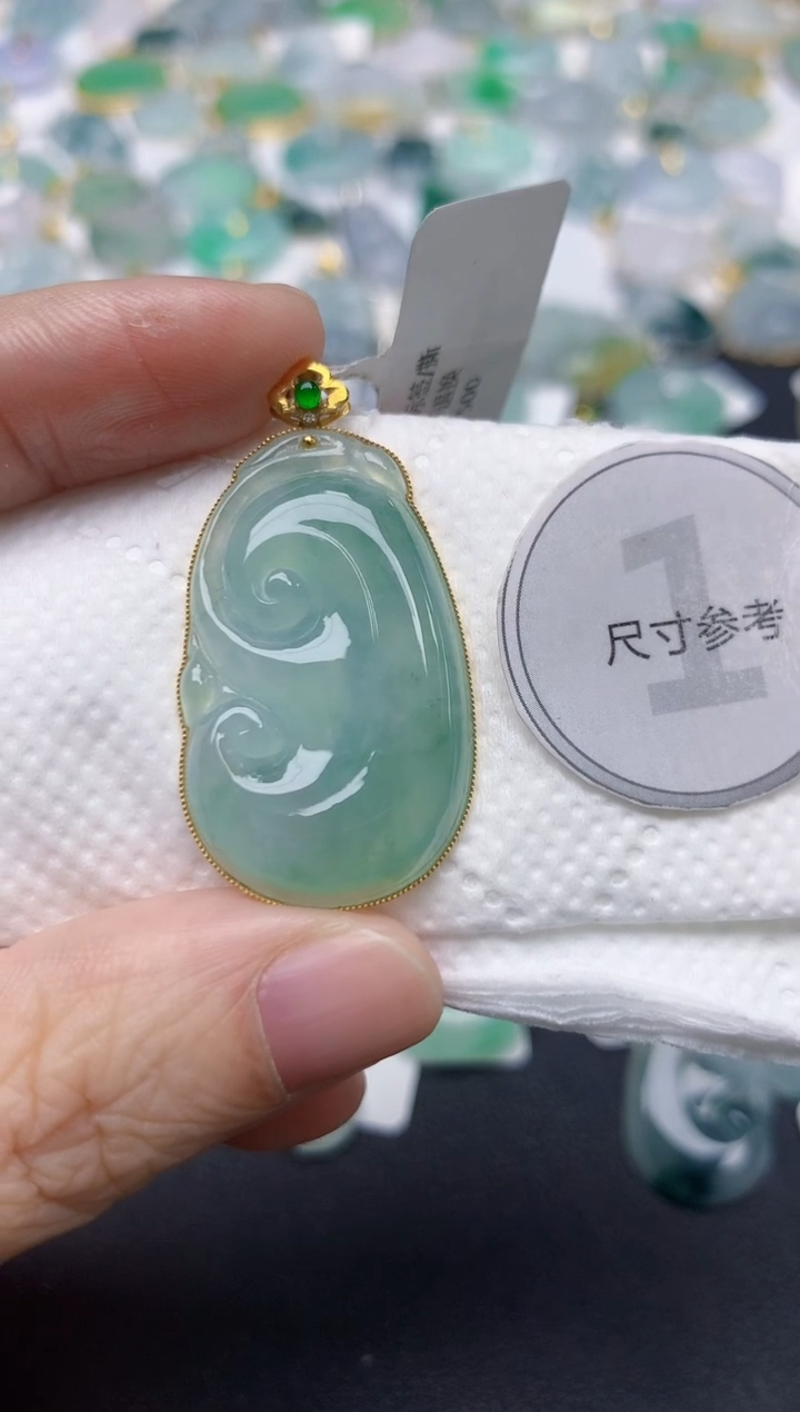 颈饰18K金镶嵌翡翠天然缅甸A货翡翠